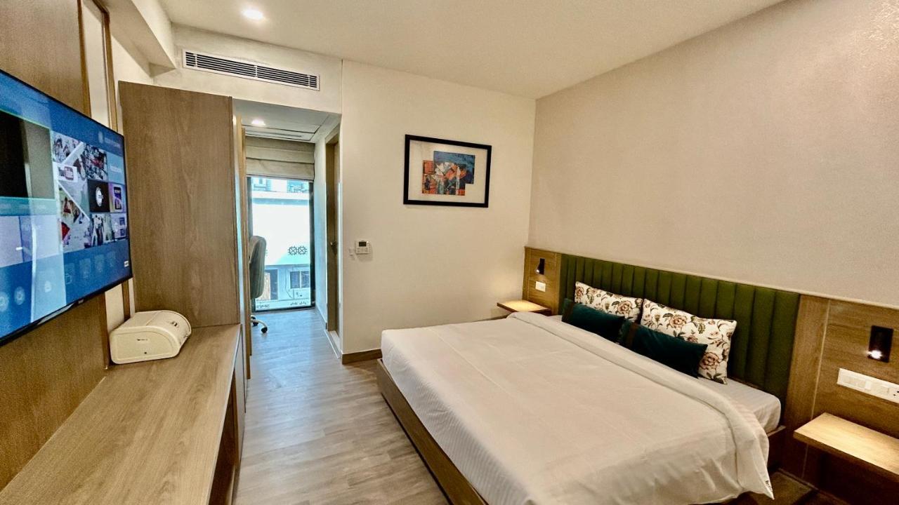 Hotel Limon & Banquet Sector 29, คูร์เคาน์ ภายนอก รูปภาพ