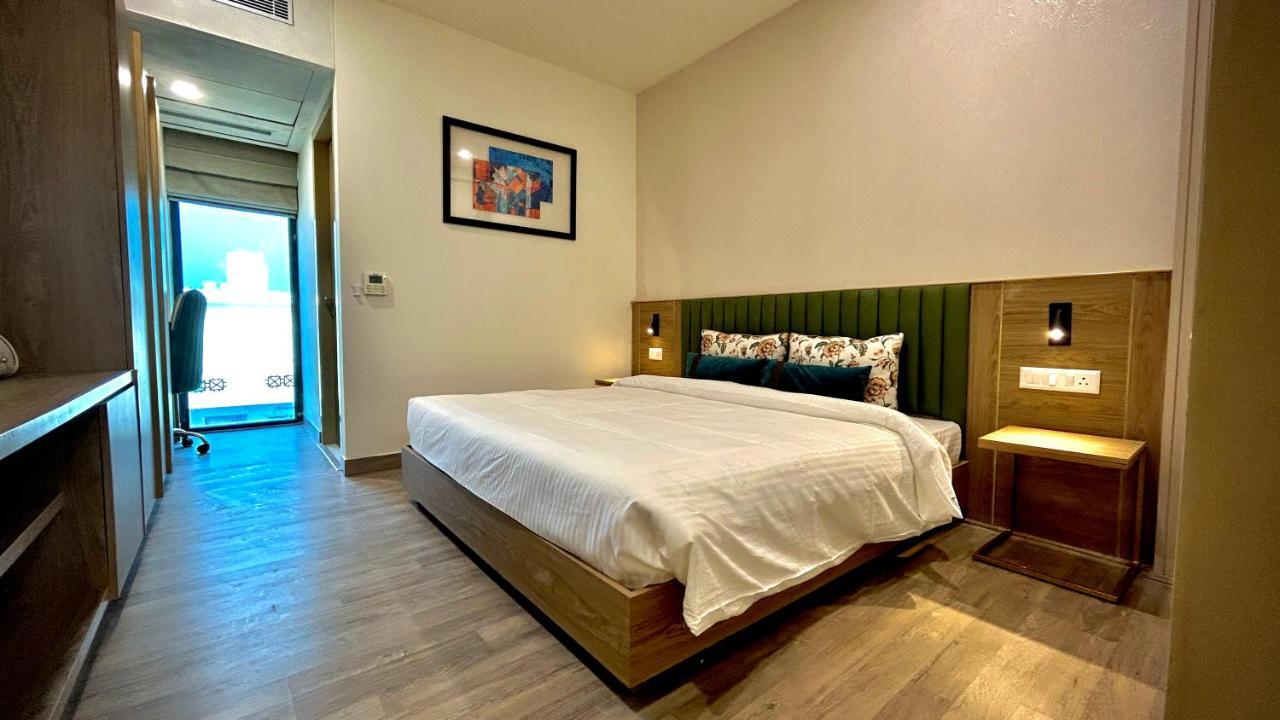 Hotel Limon & Banquet Sector 29, คูร์เคาน์ ภายนอก รูปภาพ