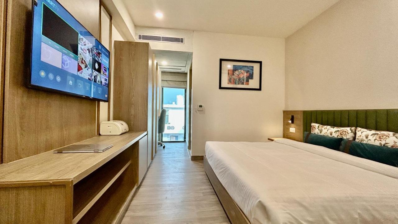 Hotel Limon & Banquet Sector 29, คูร์เคาน์ ภายนอก รูปภาพ