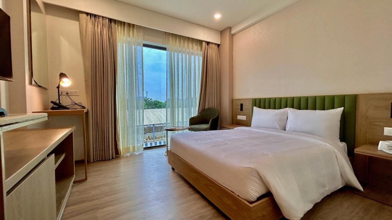 Hotel Limon & Banquet Sector 29, คูร์เคาน์ ภายนอก รูปภาพ