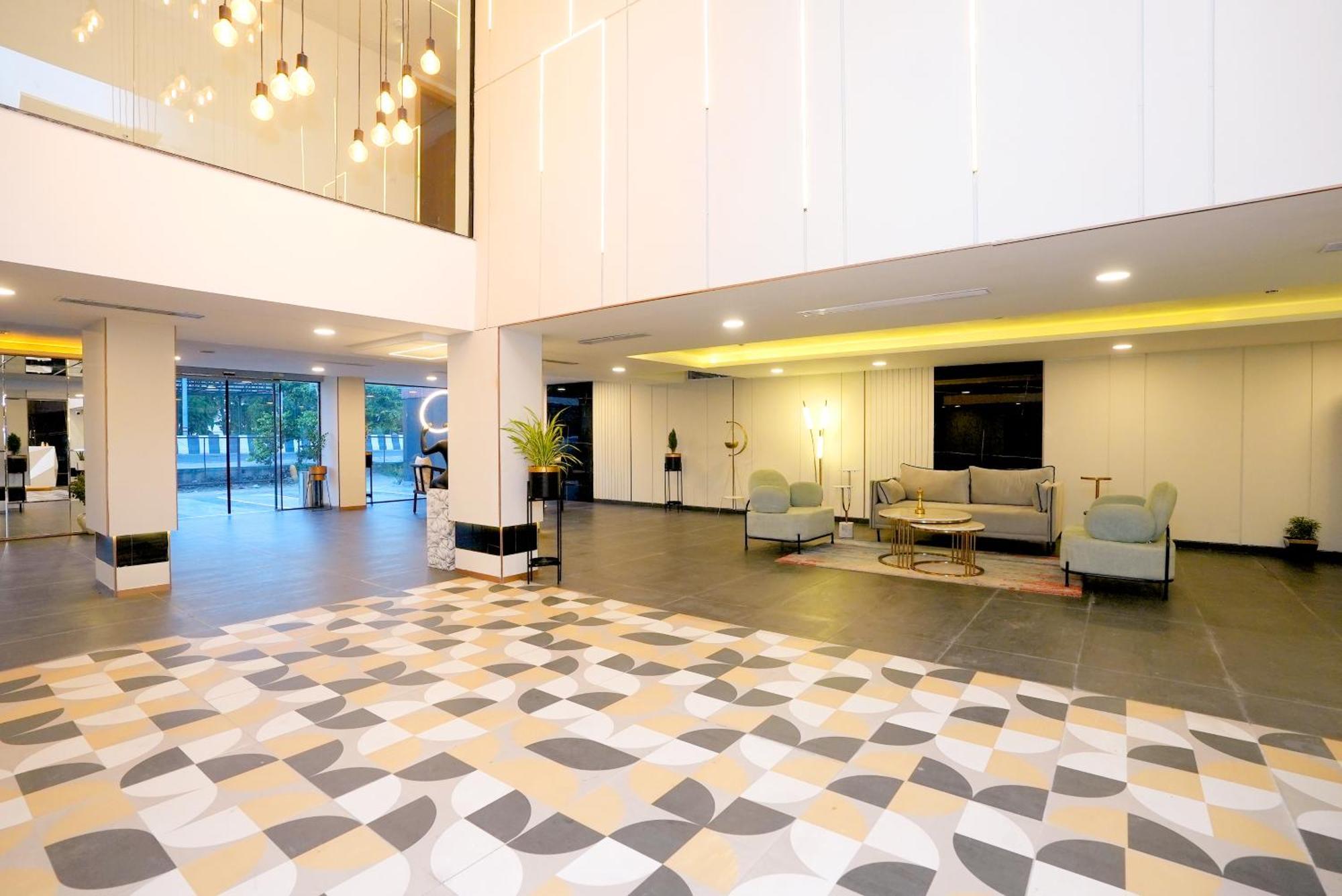 Hotel Limon & Banquet Sector 29, คูร์เคาน์ ภายนอก รูปภาพ