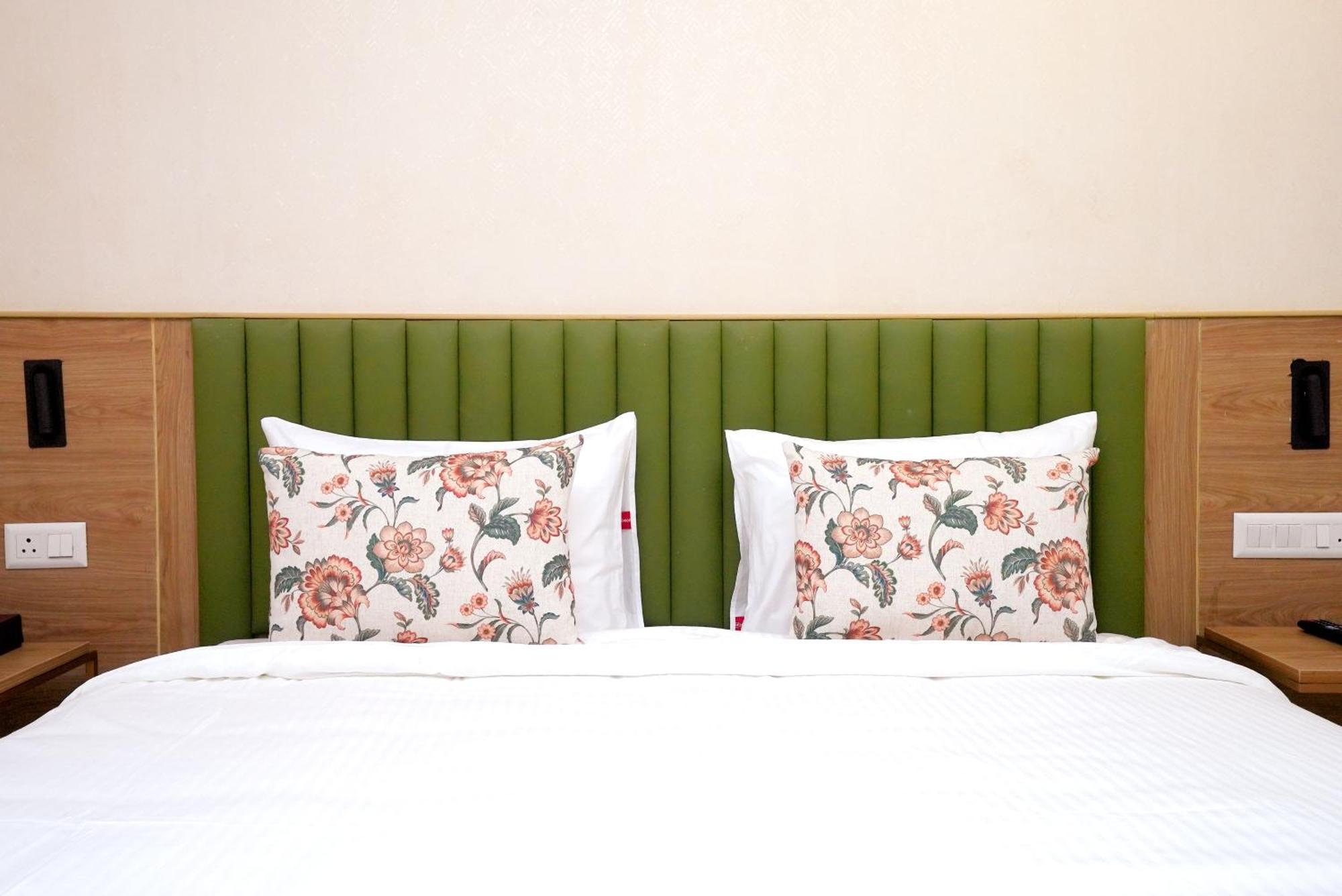 Hotel Limon & Banquet Sector 29, คูร์เคาน์ ภายนอก รูปภาพ