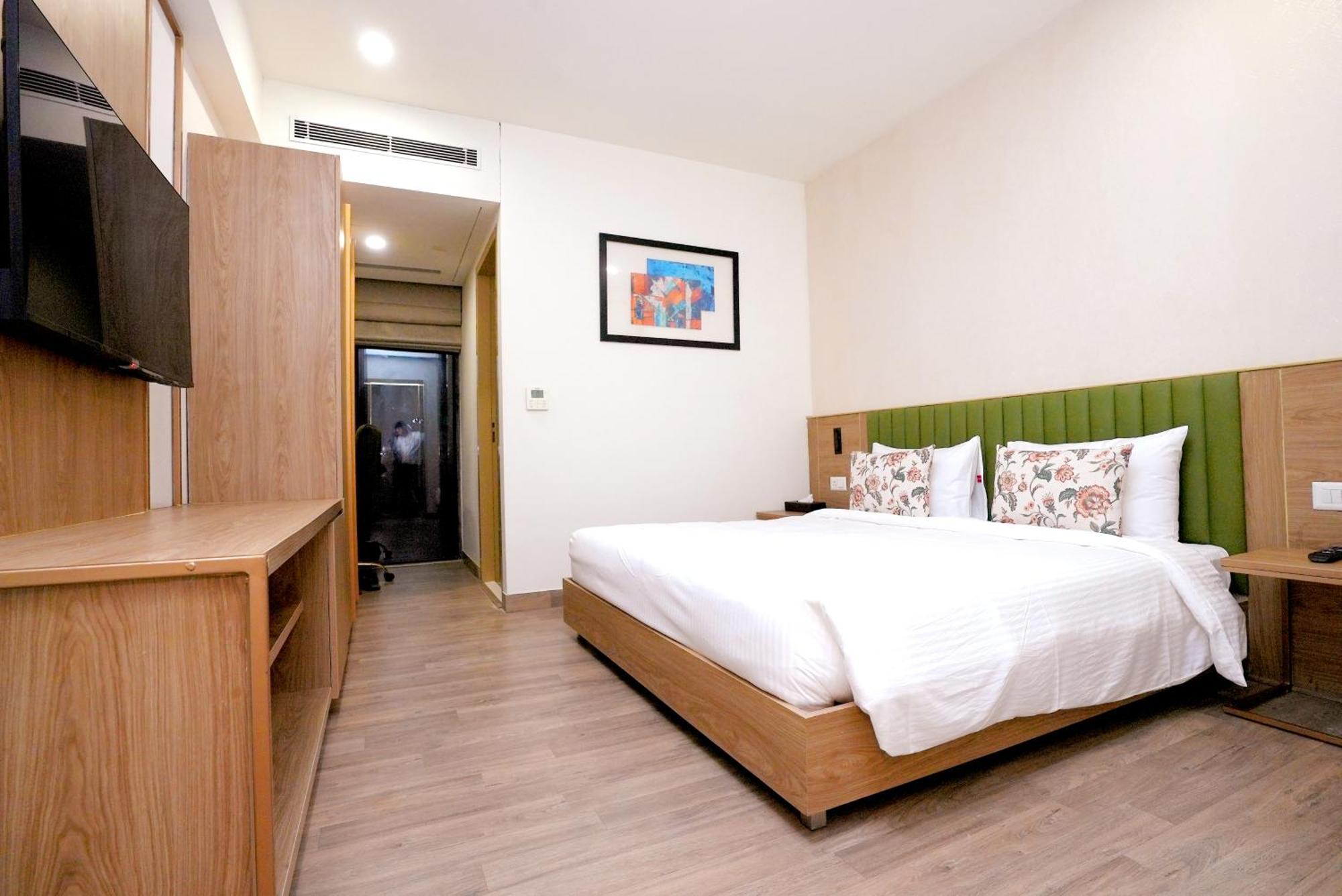 Hotel Limon & Banquet Sector 29, คูร์เคาน์ ภายนอก รูปภาพ