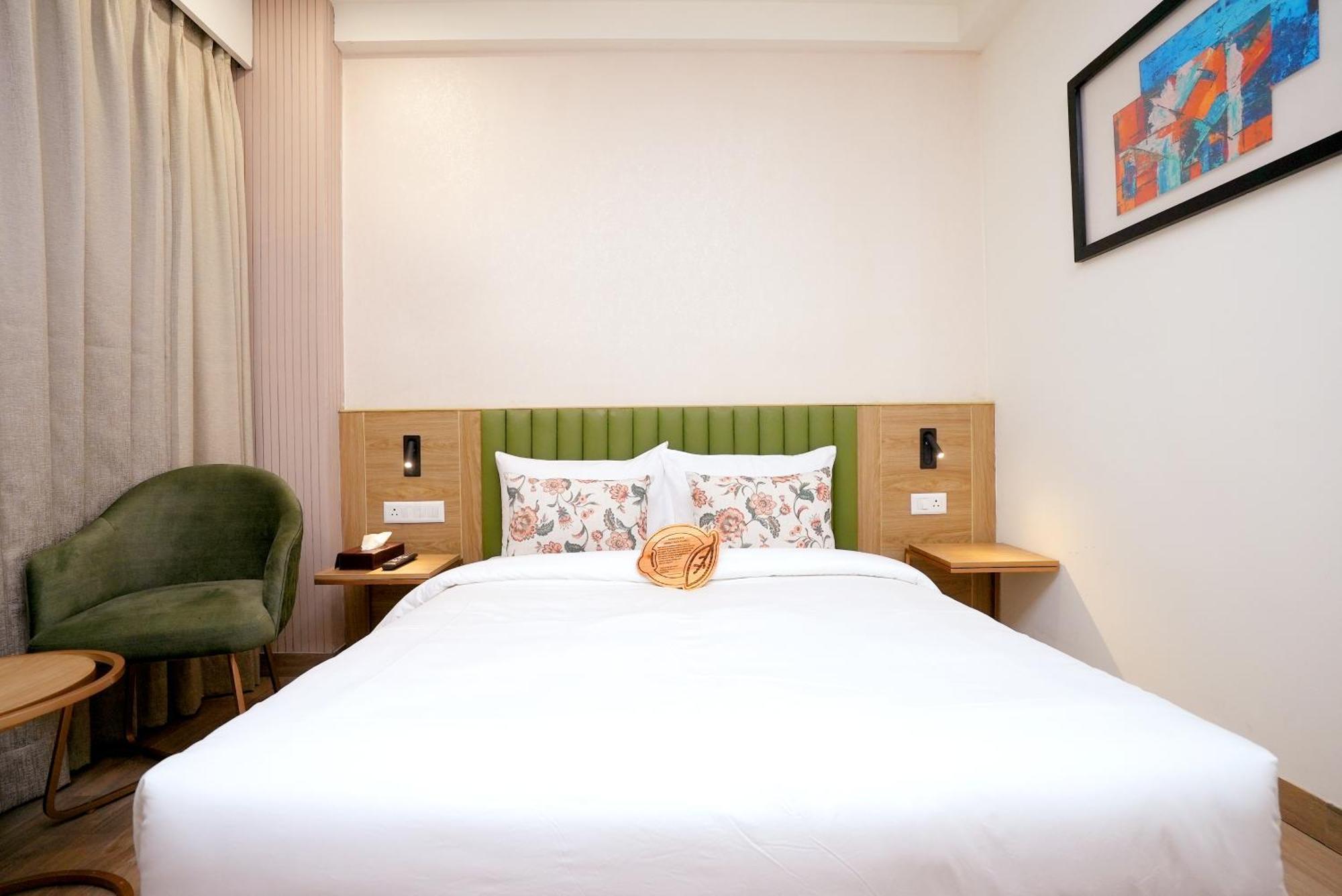 Hotel Limon & Banquet Sector 29, คูร์เคาน์ ภายนอก รูปภาพ