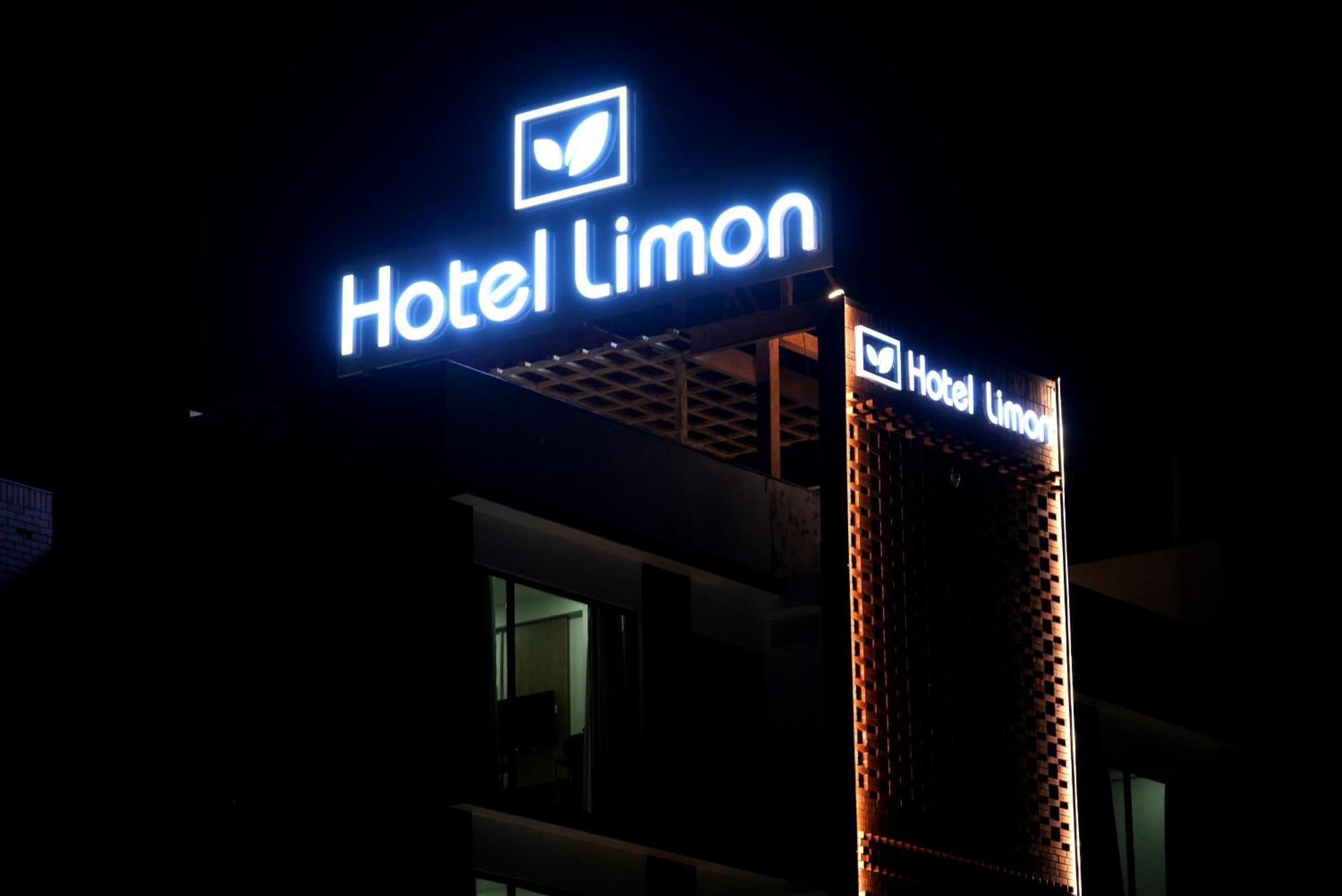 Hotel Limon & Banquet Sector 29, คูร์เคาน์ ภายนอก รูปภาพ