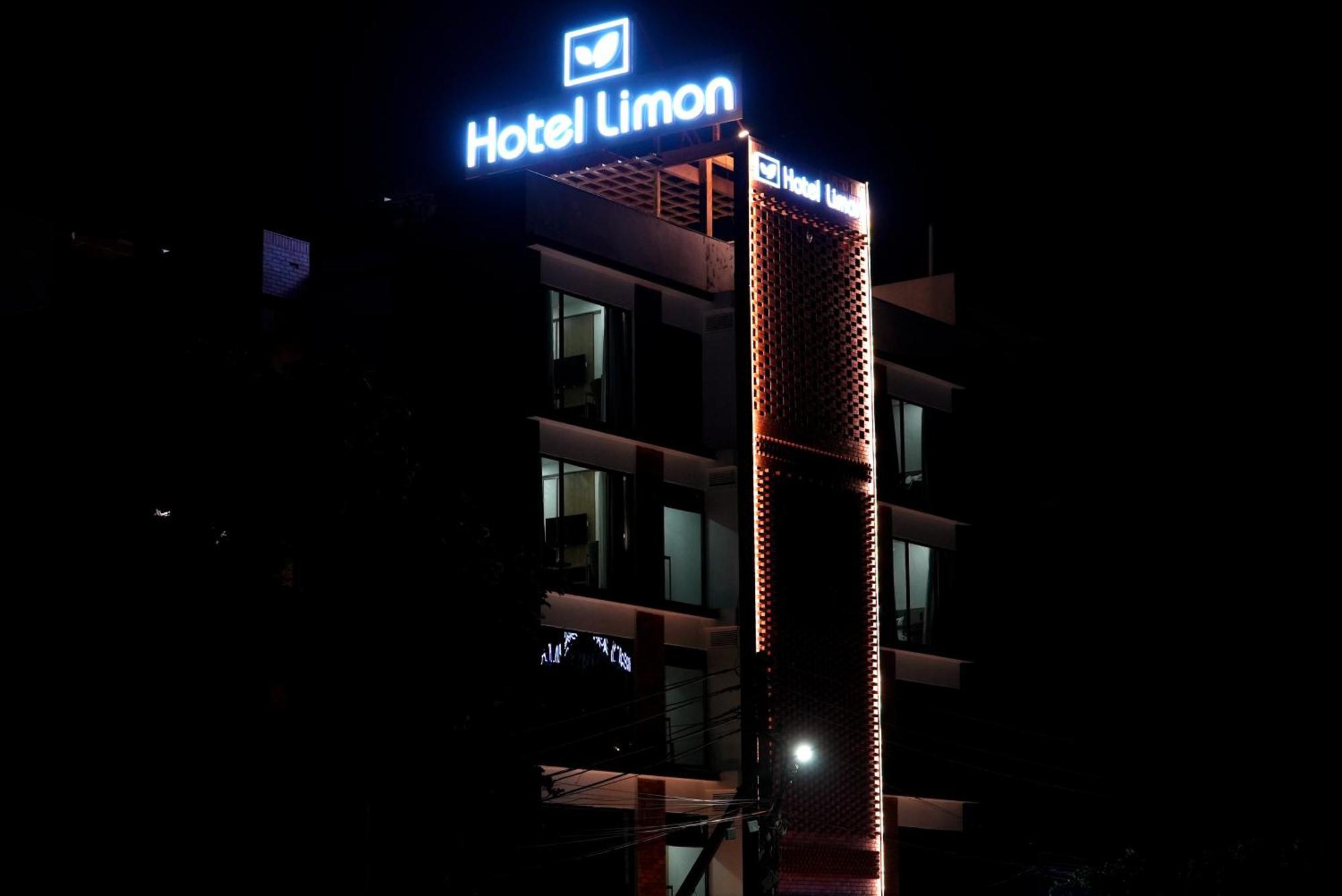Hotel Limon & Banquet Sector 29, คูร์เคาน์ ภายนอก รูปภาพ