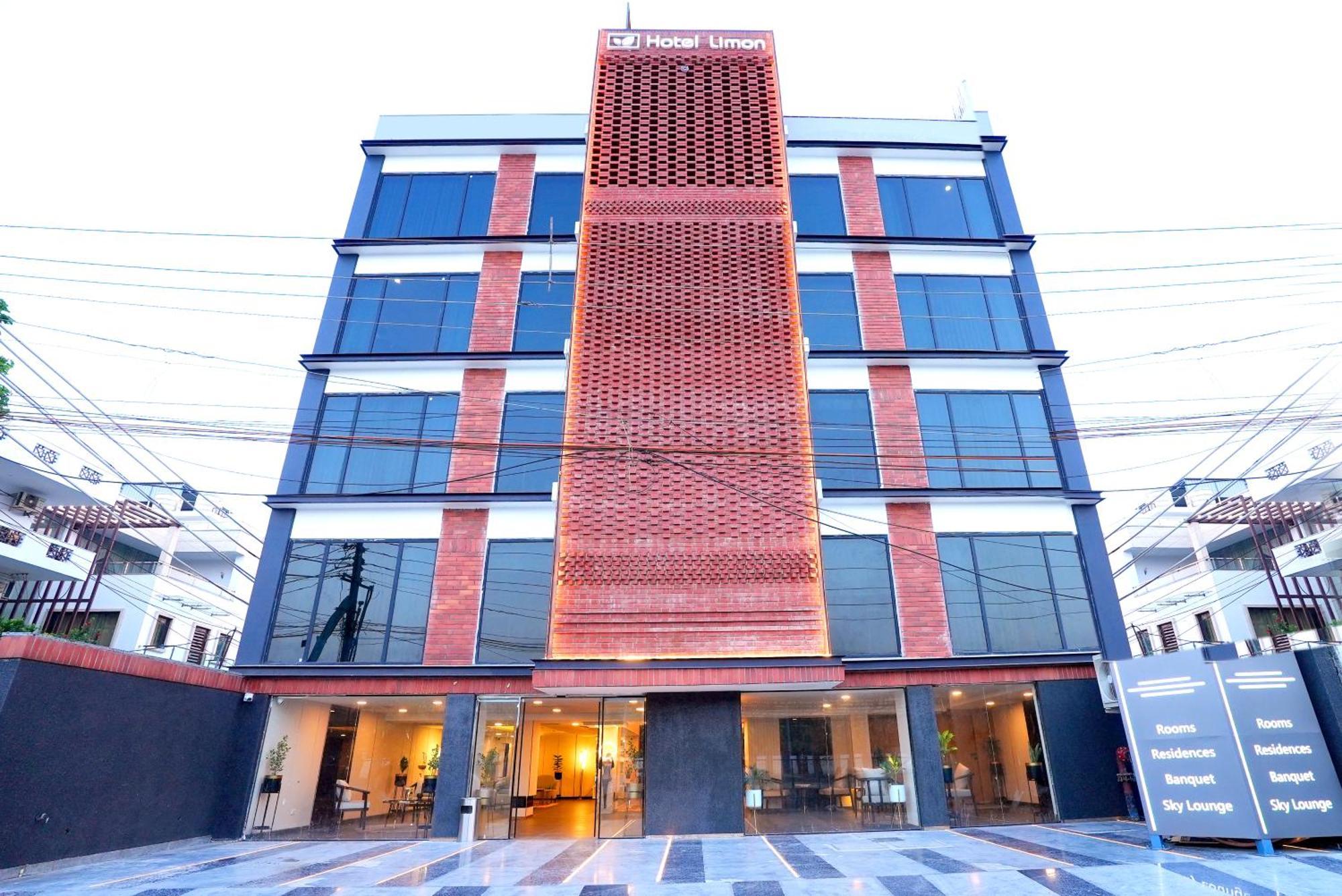Hotel Limon & Banquet Sector 29, คูร์เคาน์ ภายนอก รูปภาพ
