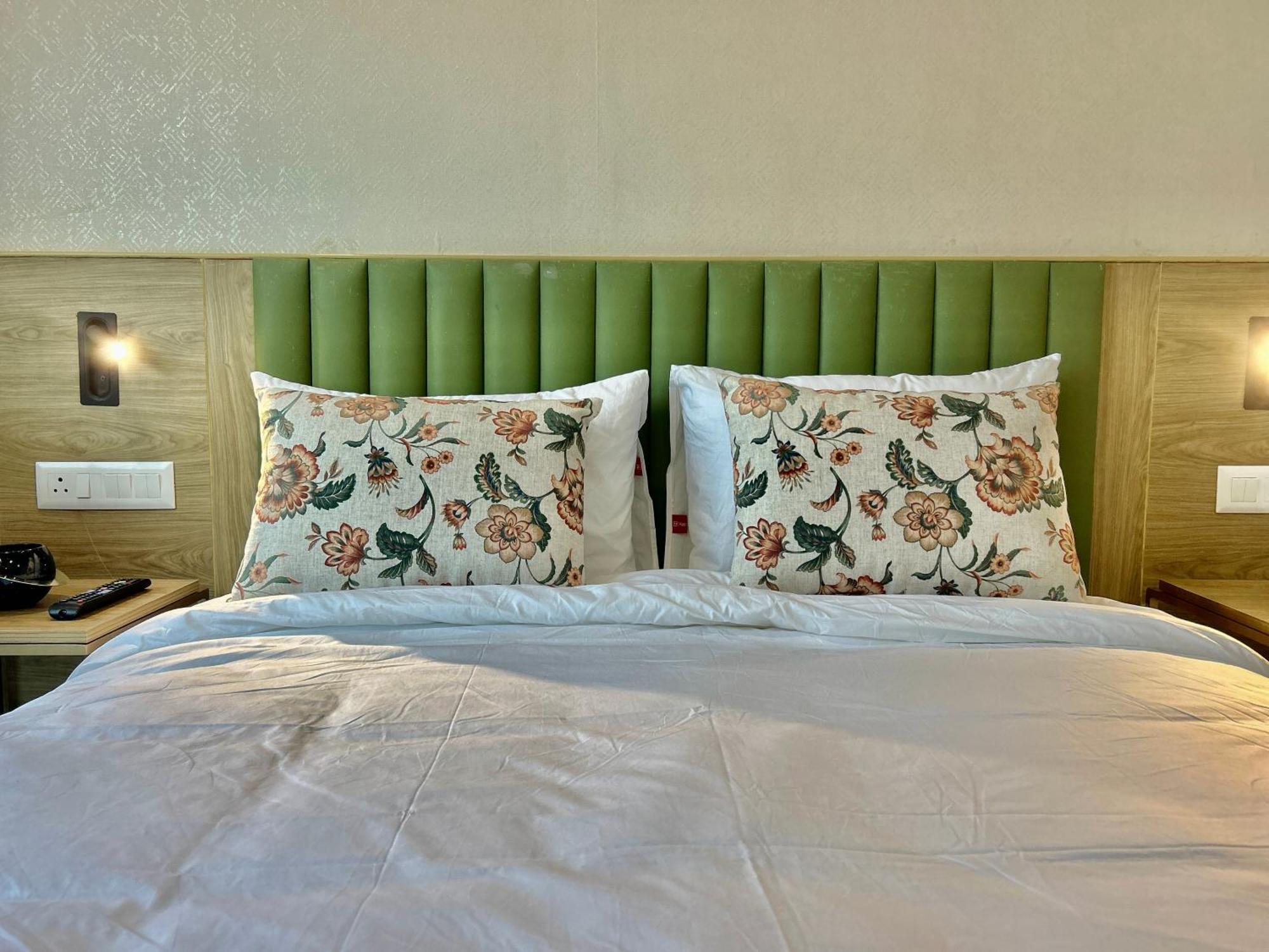 Hotel Limon & Banquet Sector 29, คูร์เคาน์ ภายนอก รูปภาพ