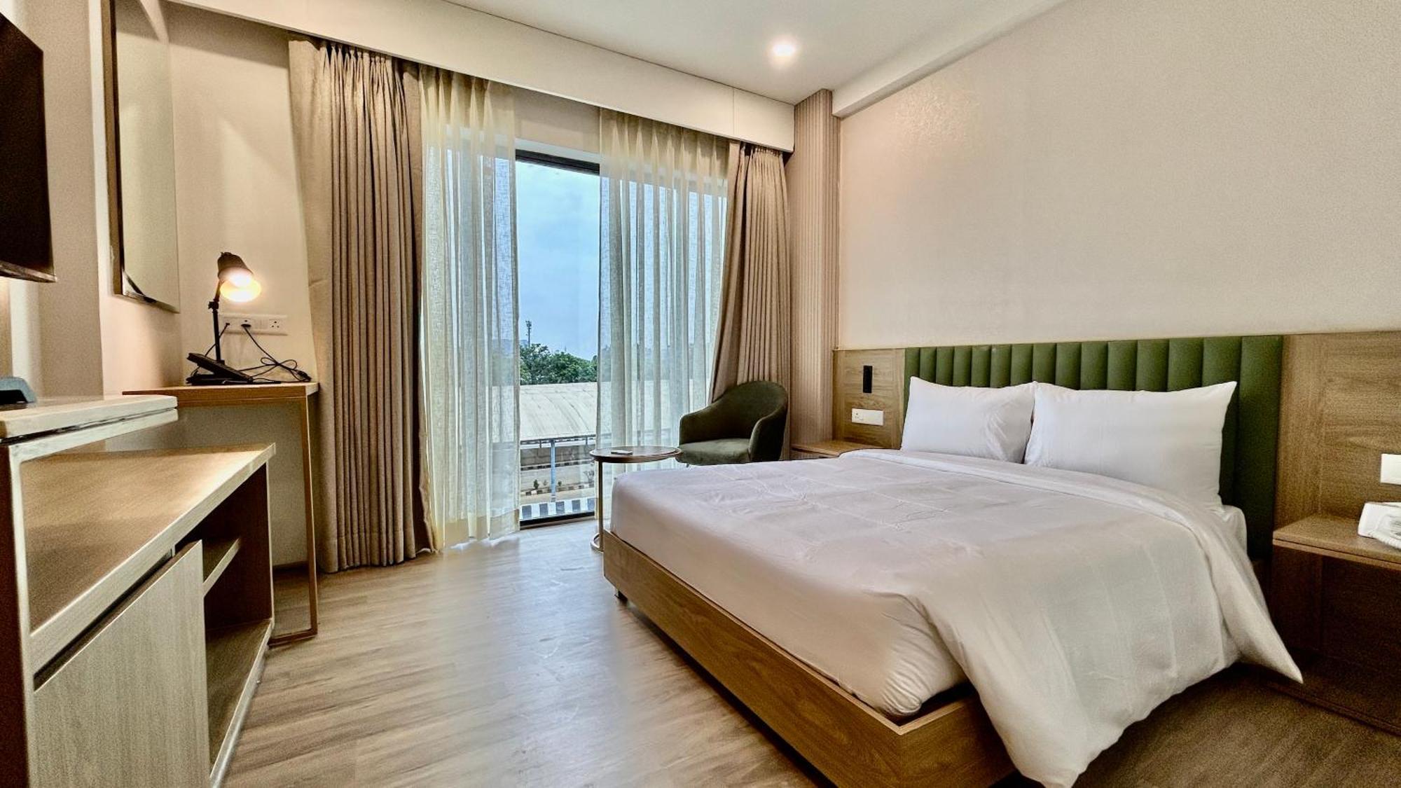 Hotel Limon & Banquet Sector 29, คูร์เคาน์ ภายนอก รูปภาพ