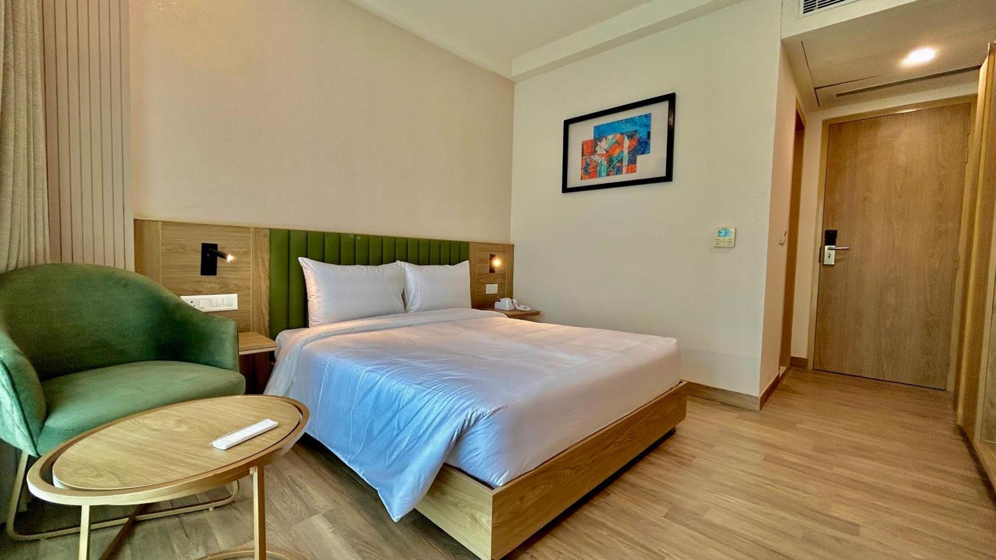 Hotel Limon & Banquet Sector 29, คูร์เคาน์ ภายนอก รูปภาพ