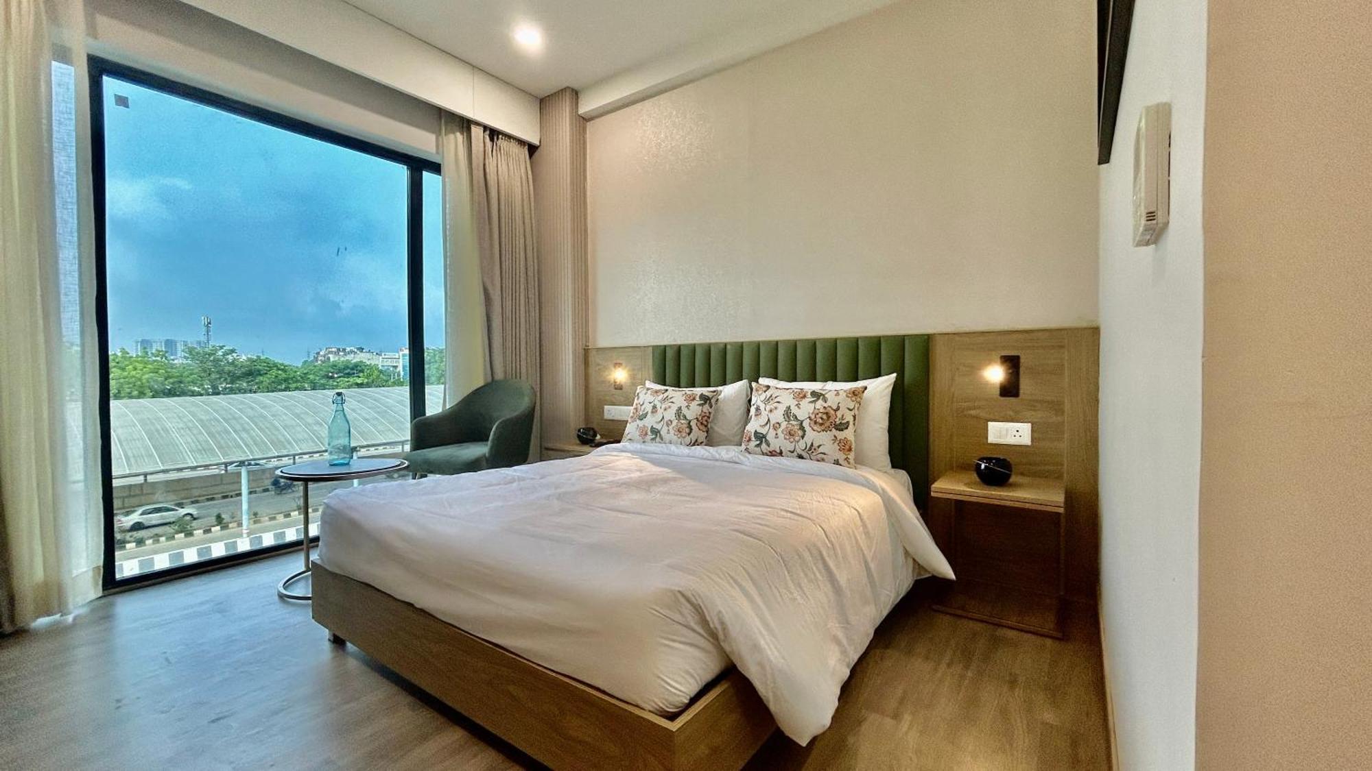 Hotel Limon & Banquet Sector 29, คูร์เคาน์ ภายนอก รูปภาพ