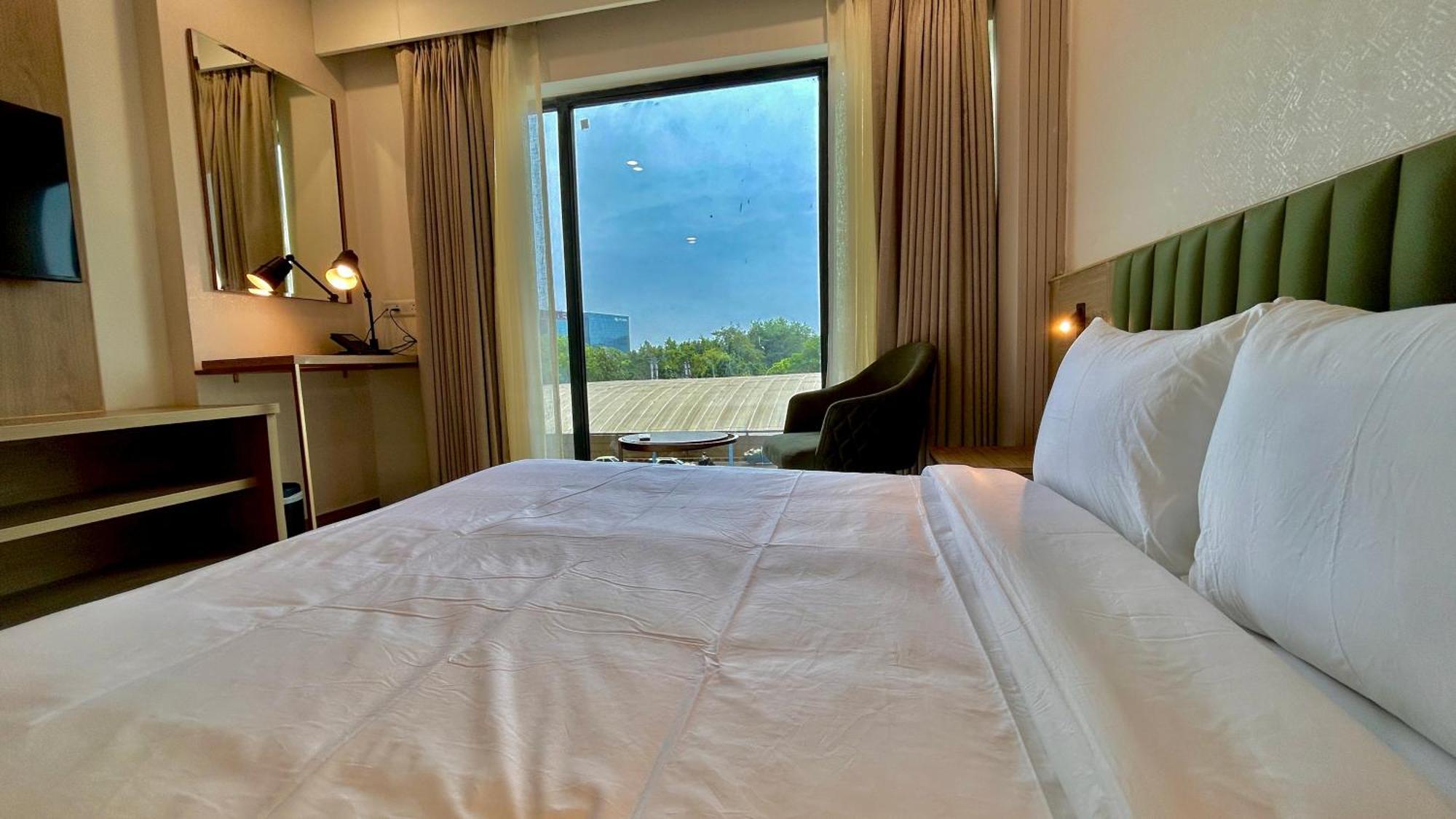 Hotel Limon & Banquet Sector 29, คูร์เคาน์ ภายนอก รูปภาพ