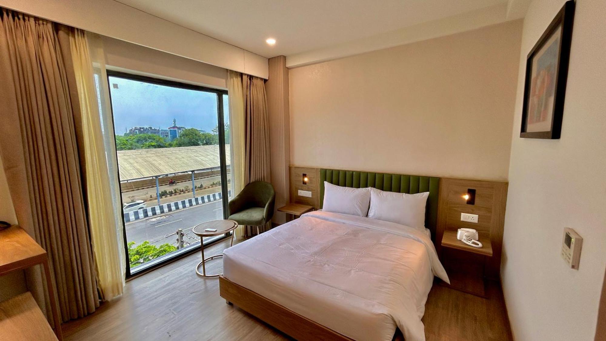 Hotel Limon & Banquet Sector 29, คูร์เคาน์ ภายนอก รูปภาพ