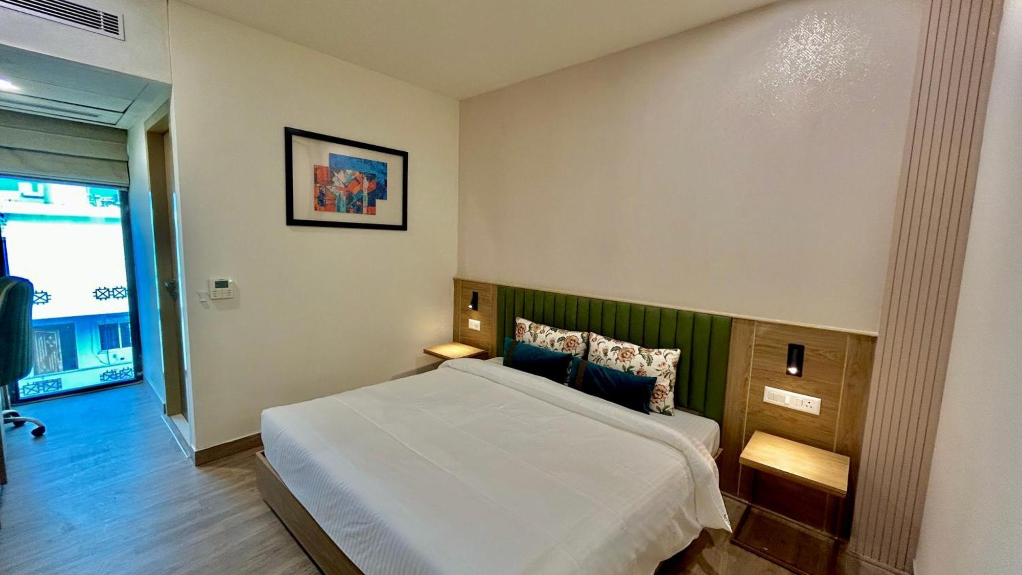 Hotel Limon & Banquet Sector 29, คูร์เคาน์ ภายนอก รูปภาพ